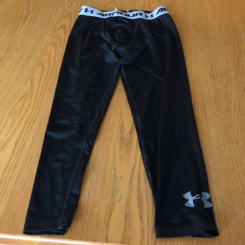 Under Armour youth heat gear fitted leggings